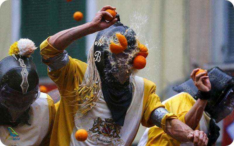 جشن نبرد پرتقالی سه روزه در شهر ایورا (Ivrea) در شمال ایتالیا